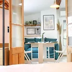 Aubernon Luxurious, Newly Renovated Flat In Heart Of Old Antibes